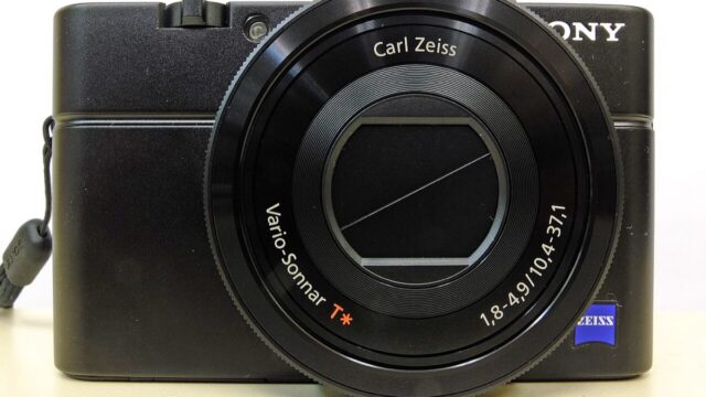 Sony RX100 VII vs Fujifilm X100VI : lequel pour voyager en 2026 ?